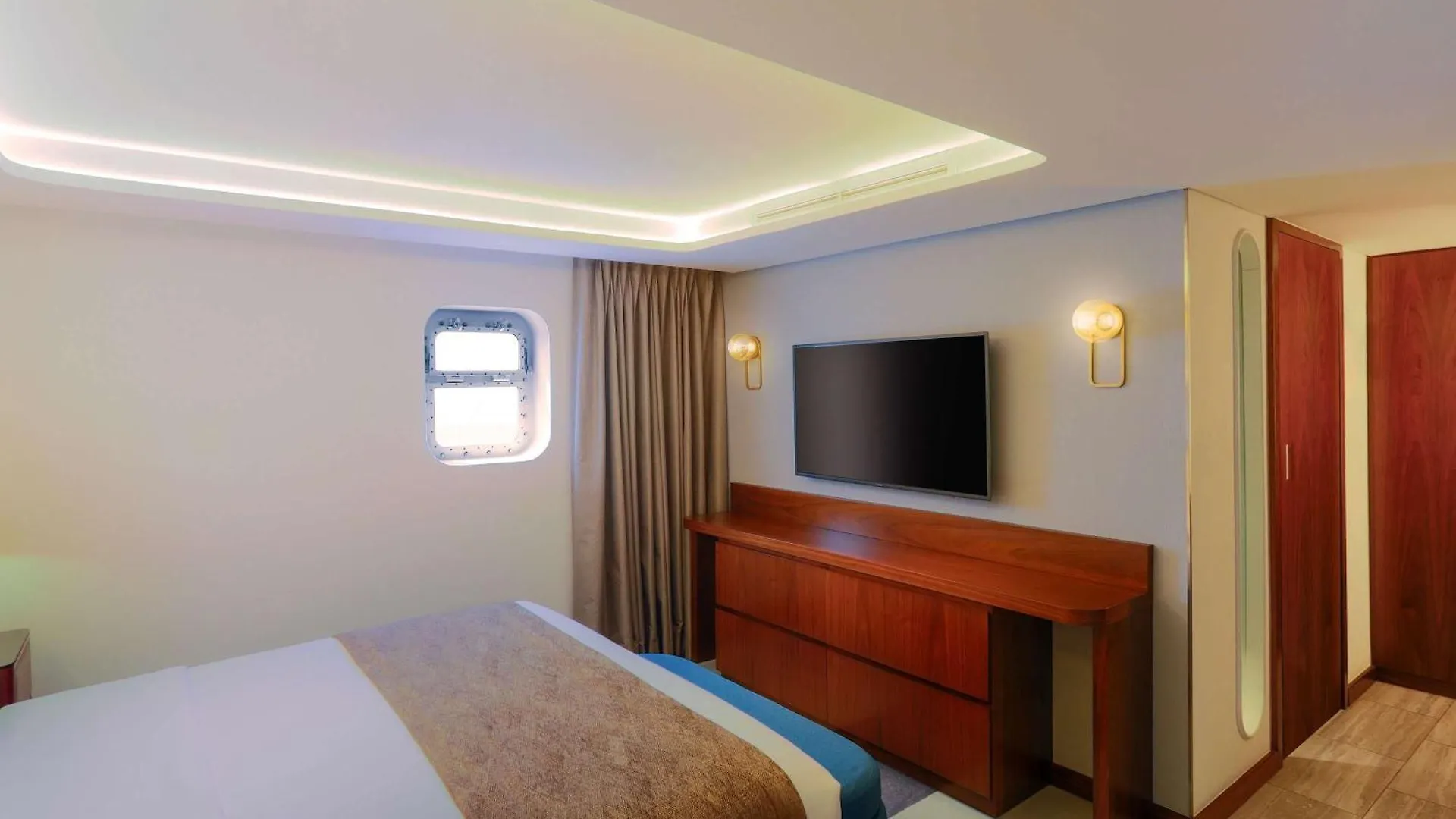 Queen Elizabeth 2 Hotel Dubai 4*,  Verenigde Arabische Emiraten