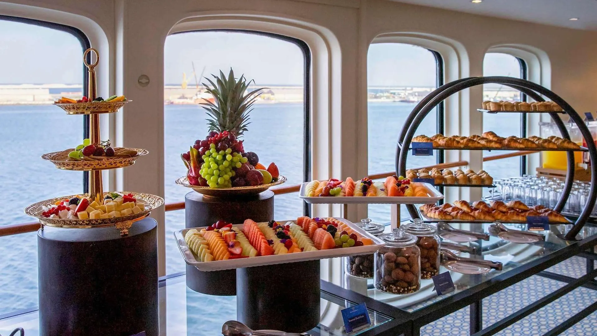 Queen Elizabeth 2 Hotel Dubai 4*,  Verenigde Arabische Emiraten