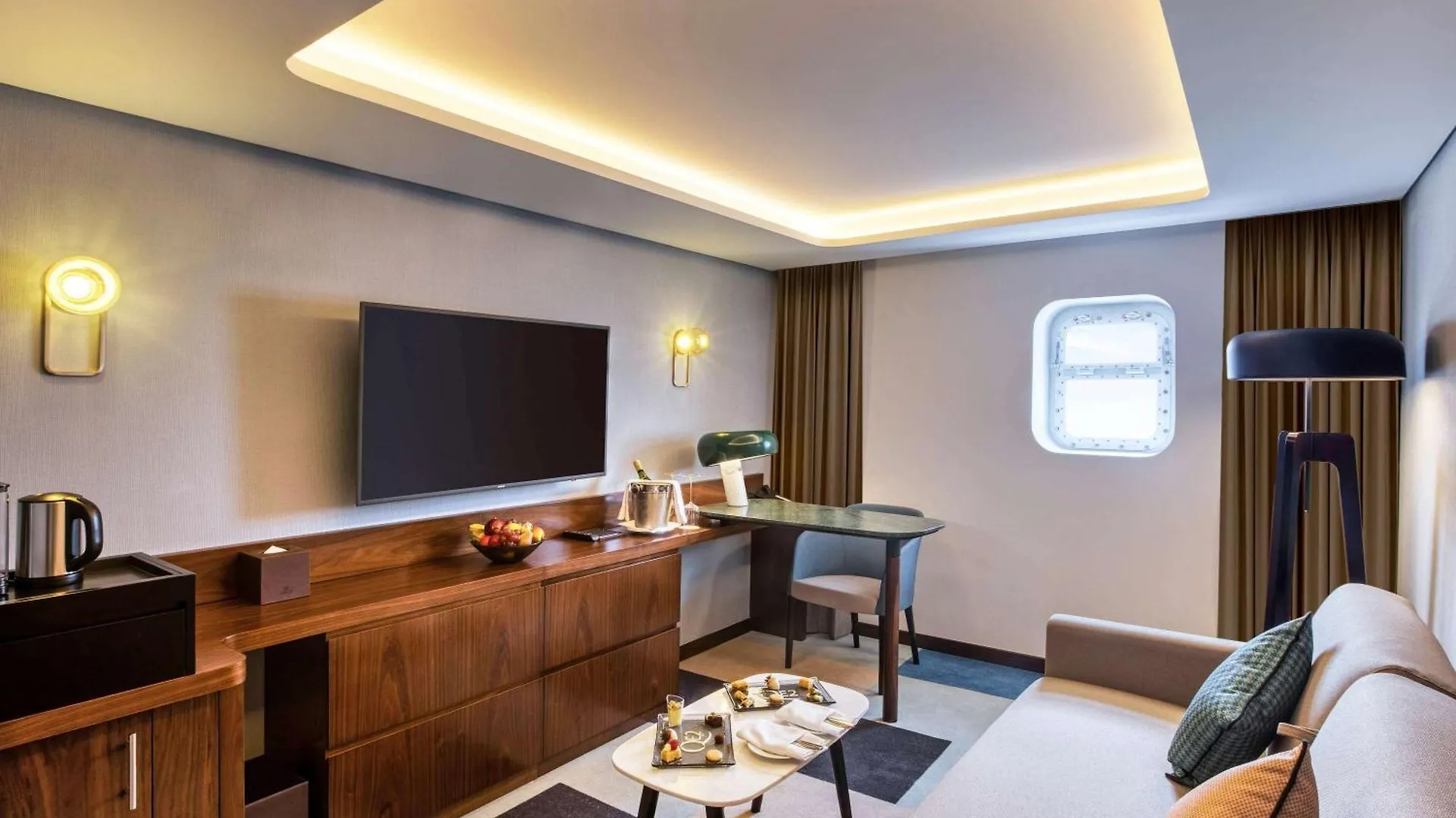 Queen Elizabeth 2 Hotel Dubai Verenigde Arabische Emiraten