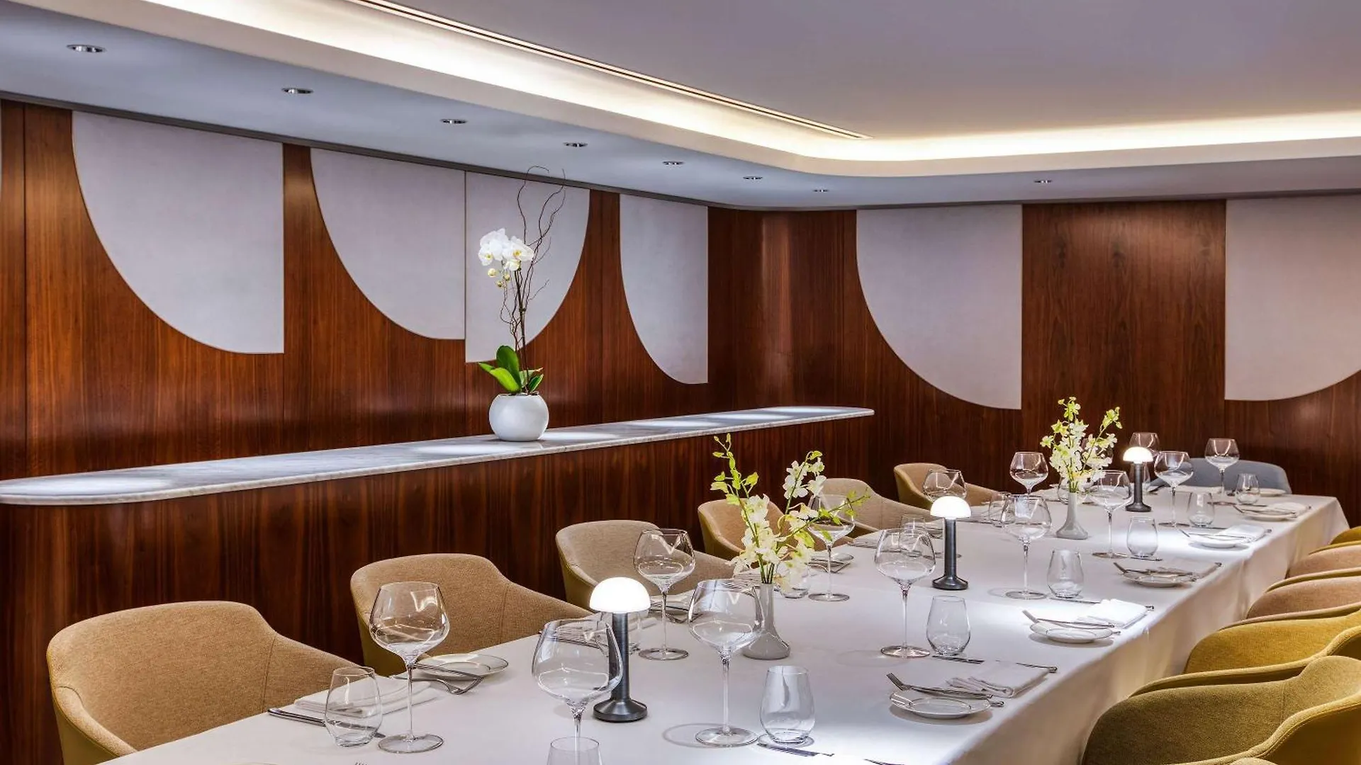 ****  Queen Elizabeth 2 Hotel Dubai Verenigde Arabische Emiraten