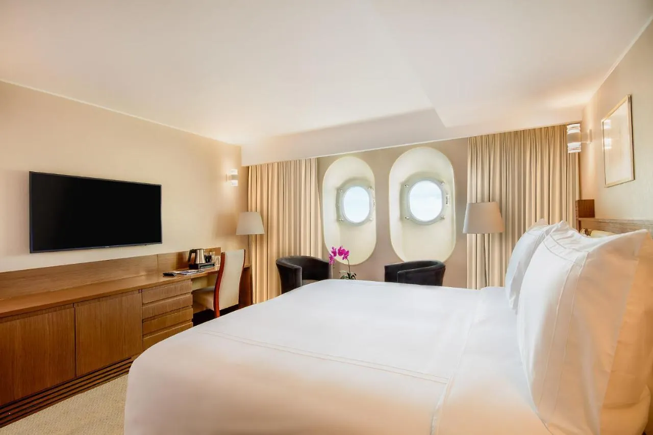 Queen Elizabeth 2 Hotel Dubai