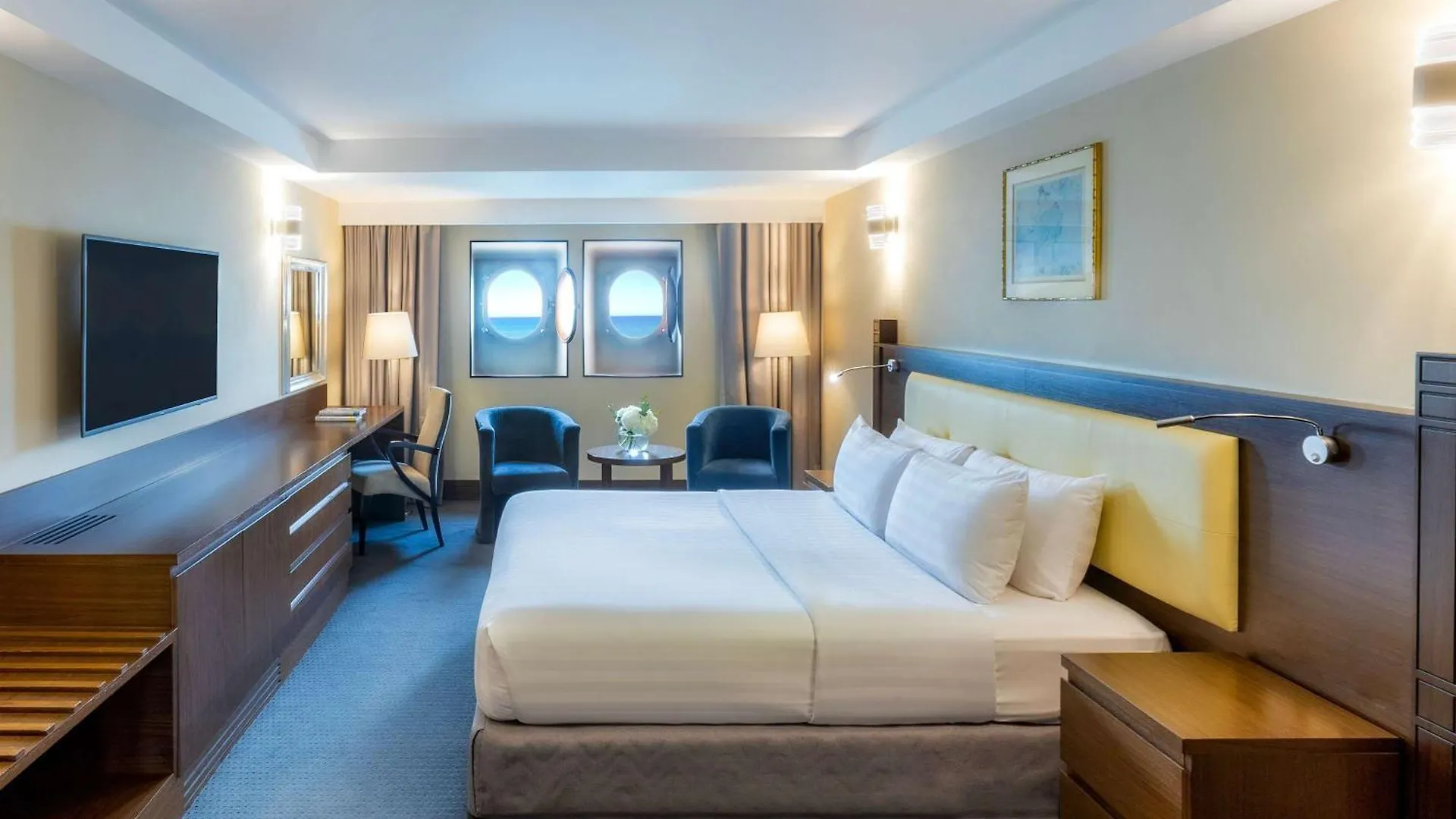 Queen Elizabeth 2 Hotel Dubai