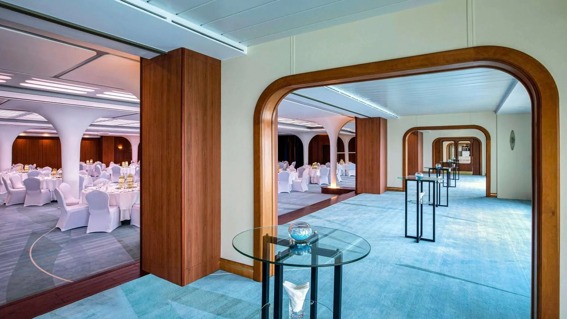 Queen Elizabeth 2 Hotel Dubai