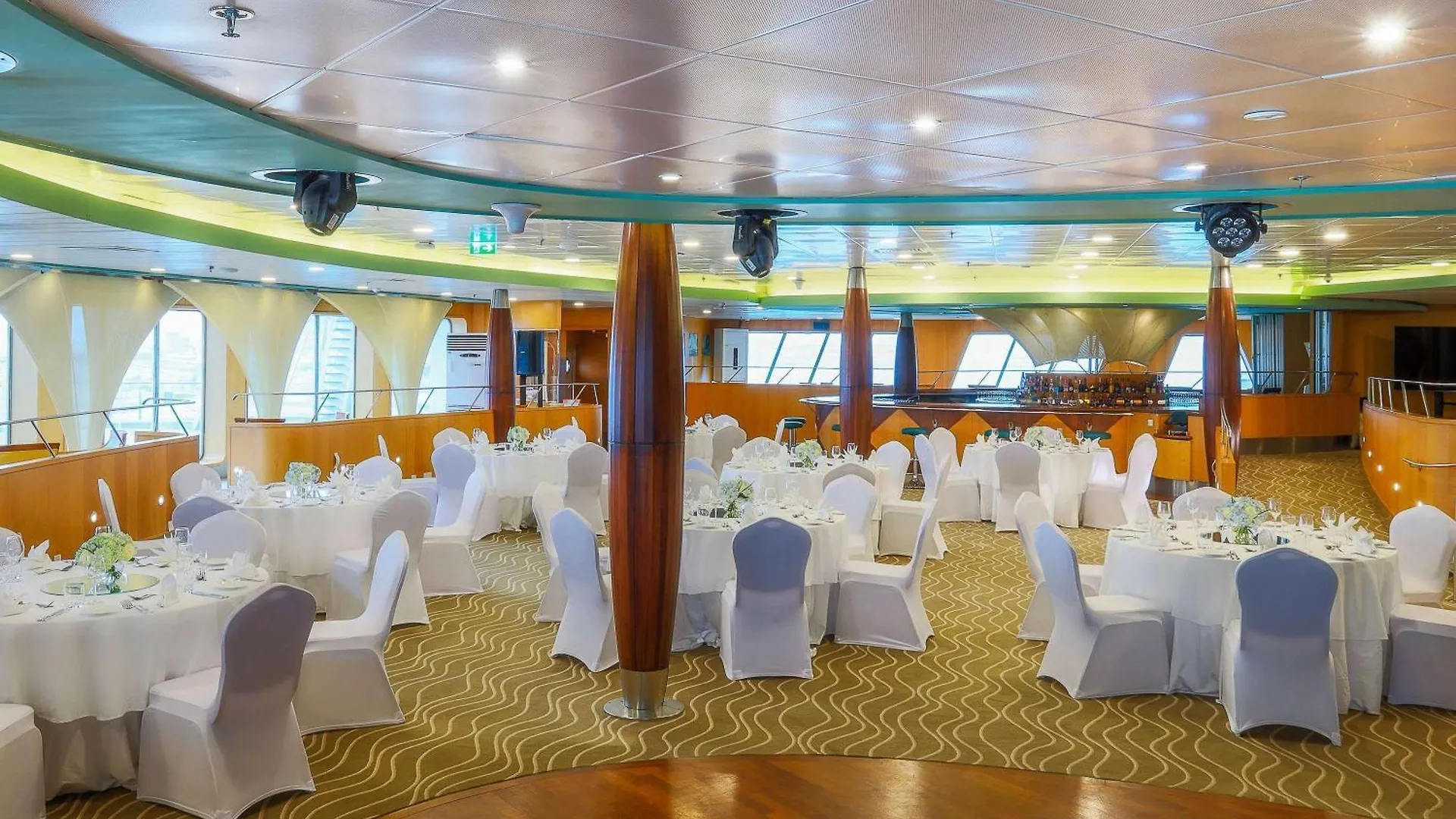 ****  Queen Elizabeth 2 Hotel Dubai United Arab Emirates