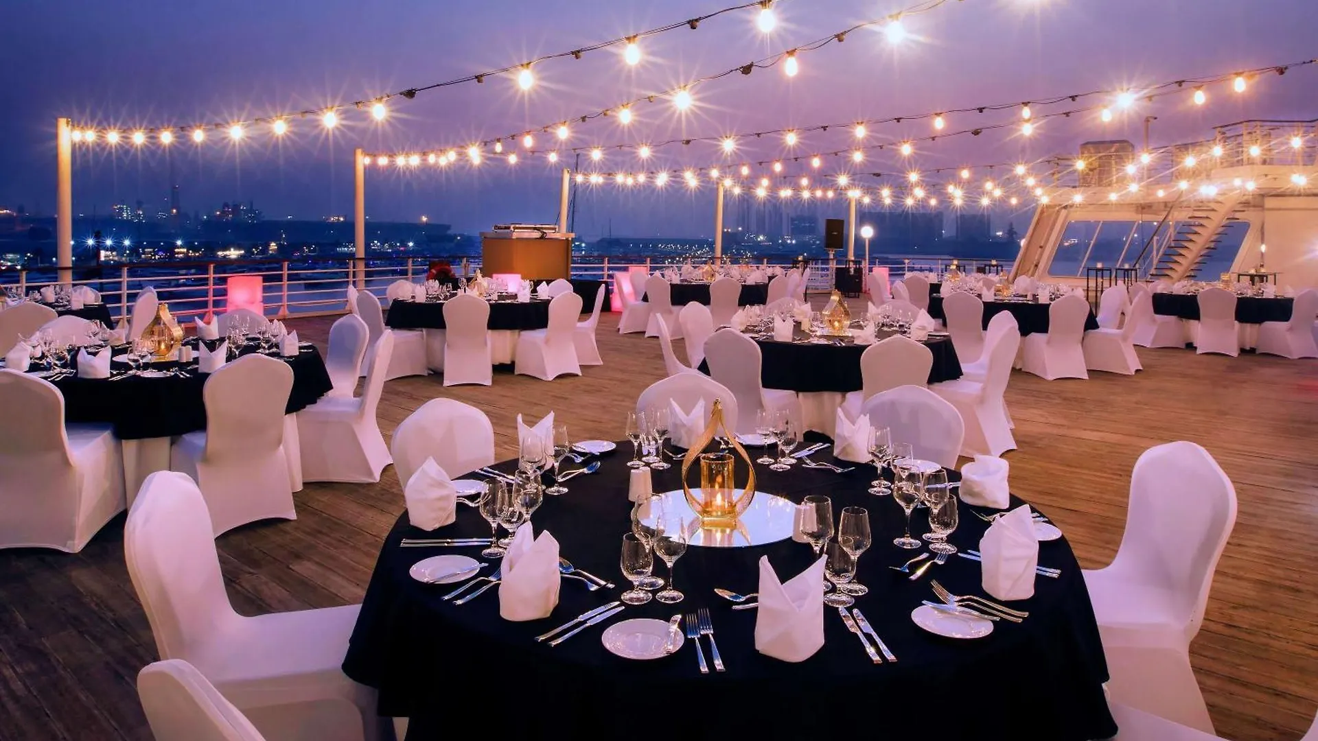 Queen Elizabeth 2 Hotel Dubai 4*,  United Arab Emirates
