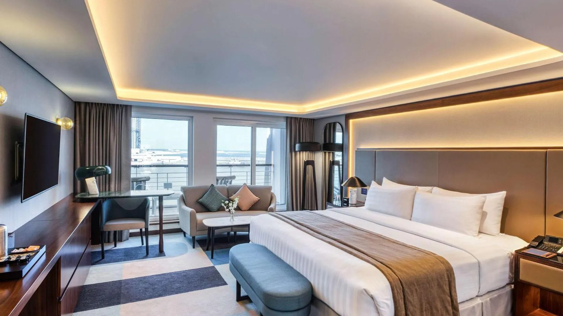 Queen Elizabeth 2 Hotel Dubai