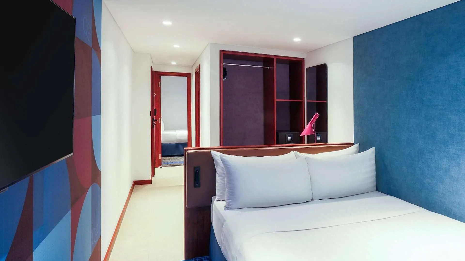 Queen Elizabeth 2 Hotel Dubai