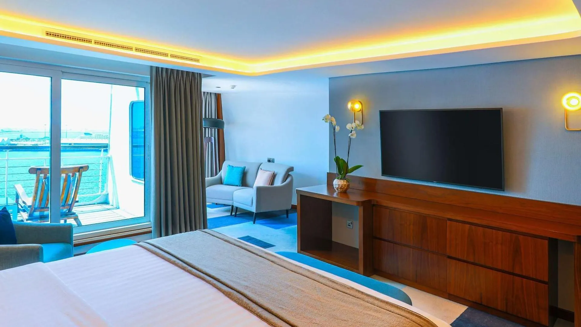 Queen Elizabeth 2 Hotel Dubai United Arab Emirates